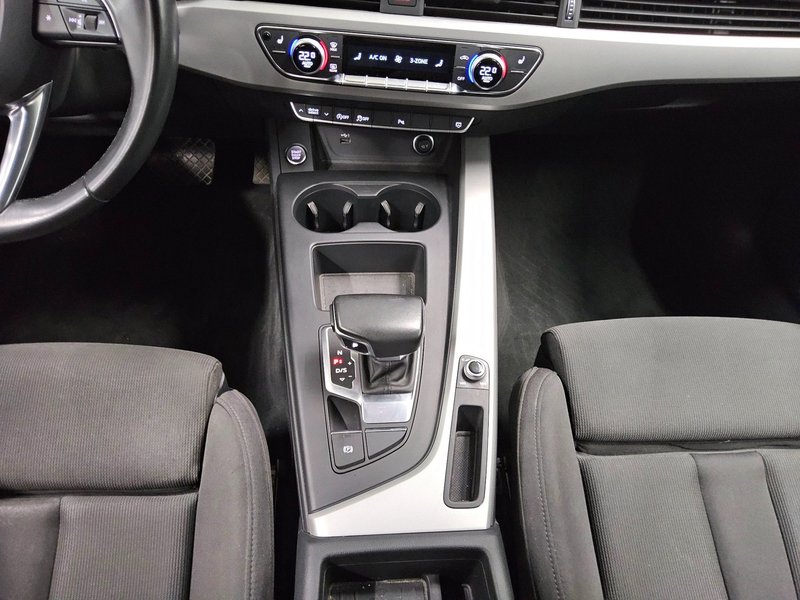 Audi A4 Avant 40 TDI automatik S line • ACC • kuka za vuču — 6