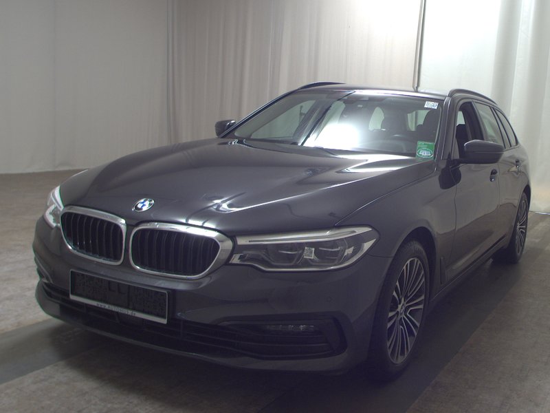 BMW 540d xDrive Touring automatik Sport Line • HUD • ACC — 2