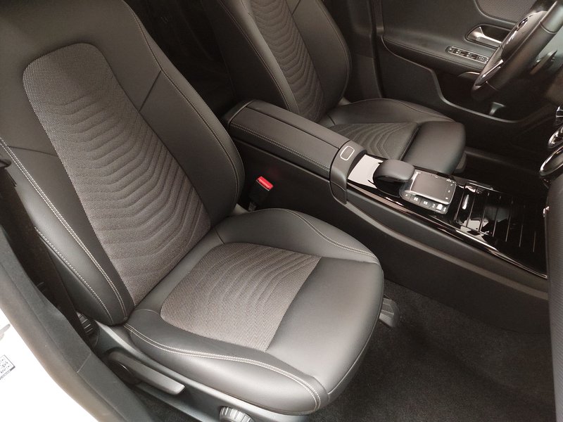 Mercedes-Benz CLA 200 d automatik Progressive • električna peta vrata • LED — 10