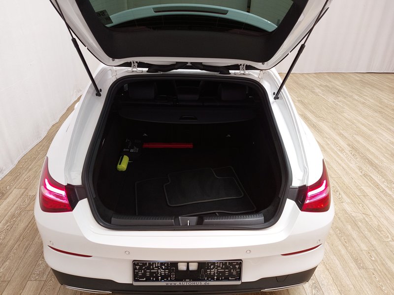 Mercedes-Benz CLA 200 d automatik Progressive • električna peta vrata • LED — 17