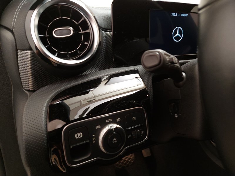 Mercedes-Benz CLA 200 d automatik Progressive • električna peta vrata • LED — 7