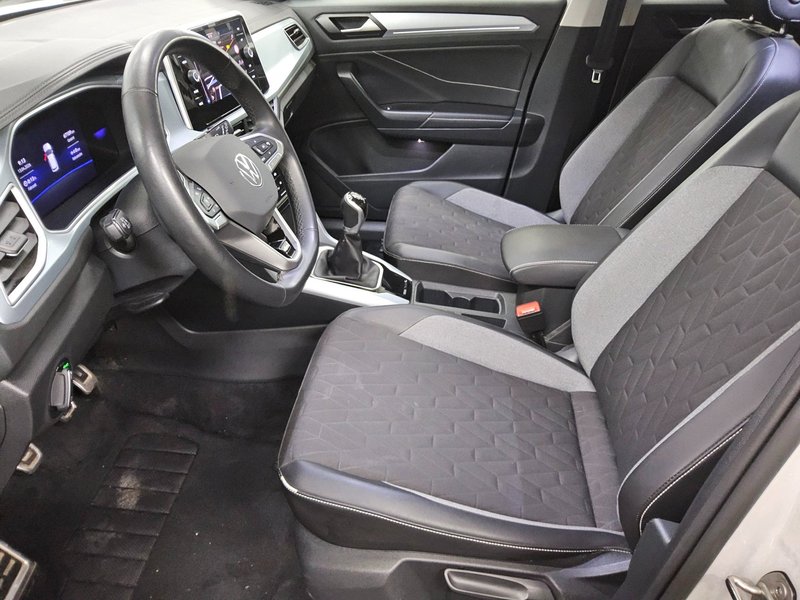 Volkswagen T-Roc 1.0 TSI • Full LED • bežično punjenje — 9