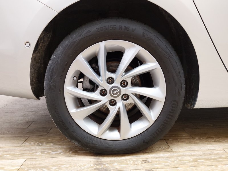 Opel Astra Sports Tourer 1.5 D automatik Elegance • Otvarajući krov • AHK — 8