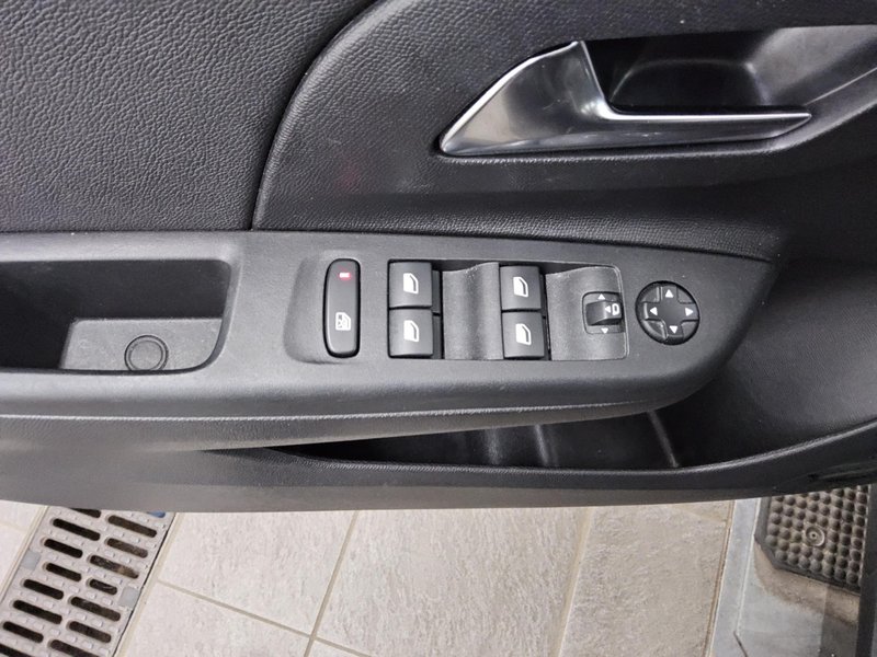 Opel Corsa 1.2 Turbo GS Line • LED • digitalni instrumenti — 10
