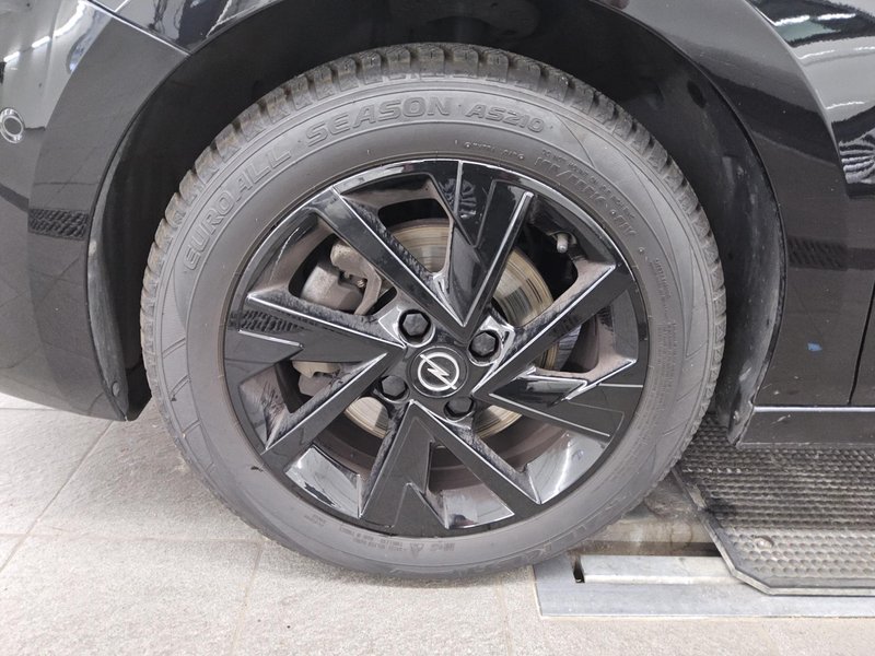 Opel Corsa 1.2 Turbo GS Line • LED • digitalni instrumenti — 11