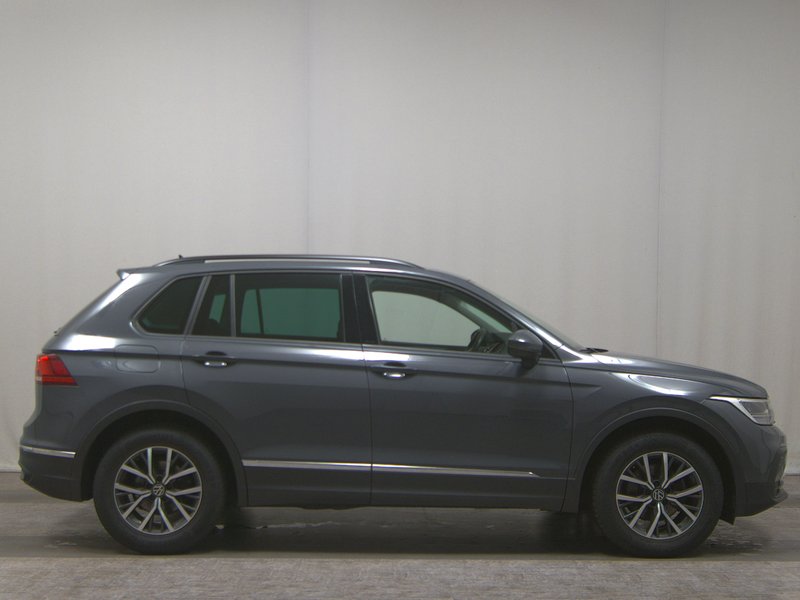 Volkswagen Tiguan 2.0 TDI automatik Life • panorama • HUD