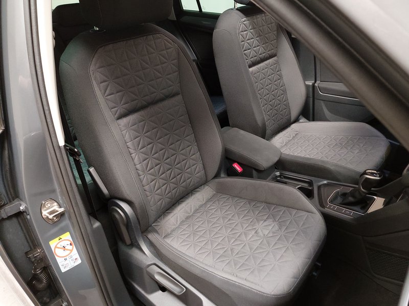 Volkswagen Tiguan 2.0 TDI automatik Life • panorama • HUD — 10