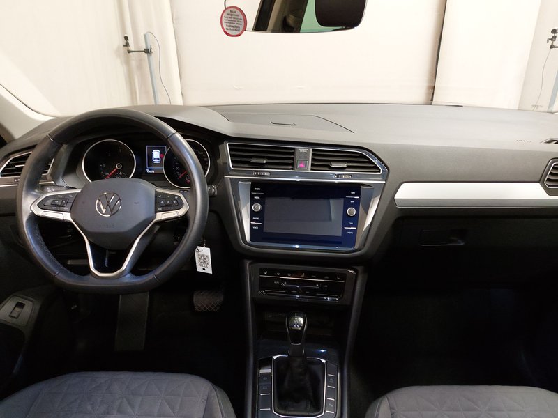 Volkswagen Tiguan 2.0 TDI automatik Life • panorama • HUD — 16