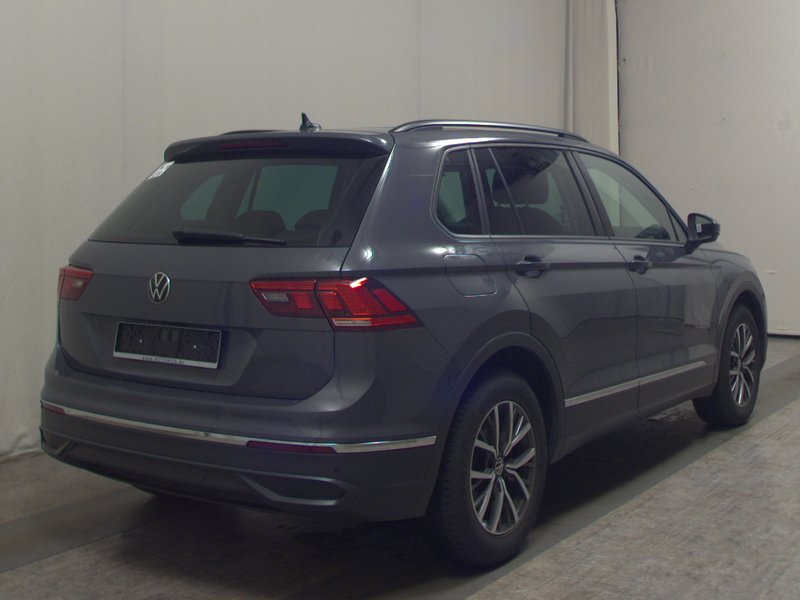 Volkswagen Tiguan 2.0 TDI automatik Life • panorama • HUD — 4