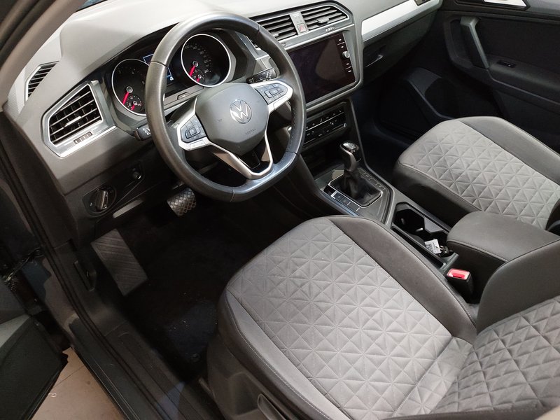 Volkswagen Tiguan 2.0 TDI automatik Life • panorama • HUD — 6