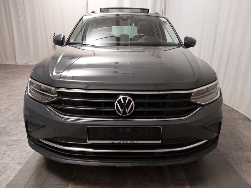 Volkswagen Tiguan 2.0 TDI automatik Life • panorama • HUD — 9