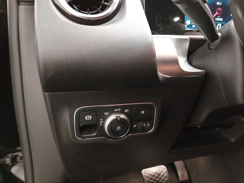 Mercedes-Benz GLB 200 d automatik Style — 7