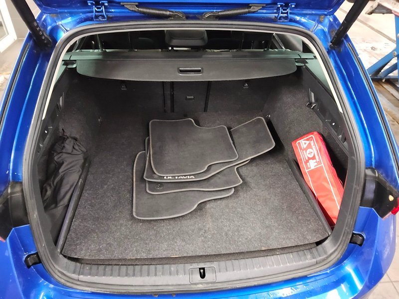 Škoda Octavia Kombi 1.4 TSI iV automatik Style • ACC • električna vrata — 12