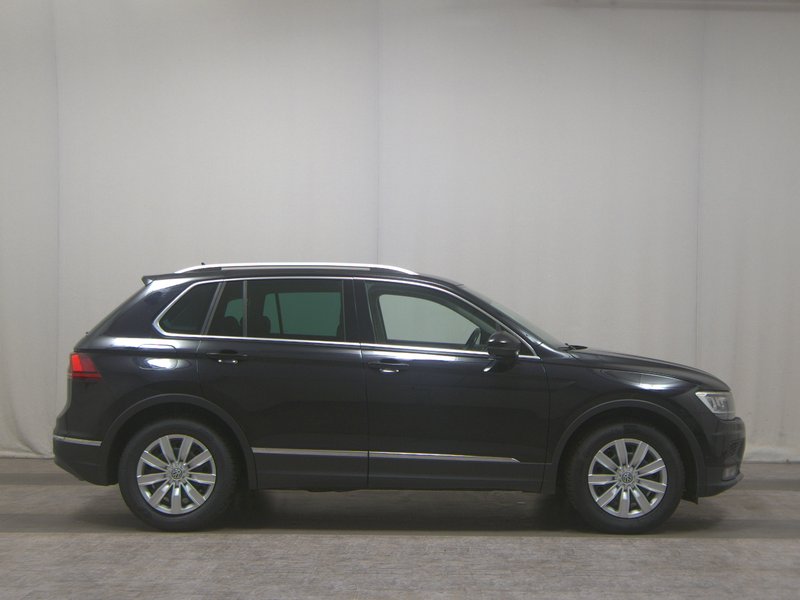 Volkswagen Tiguan 2.0 TDI automatik Highline • ACC • AHK