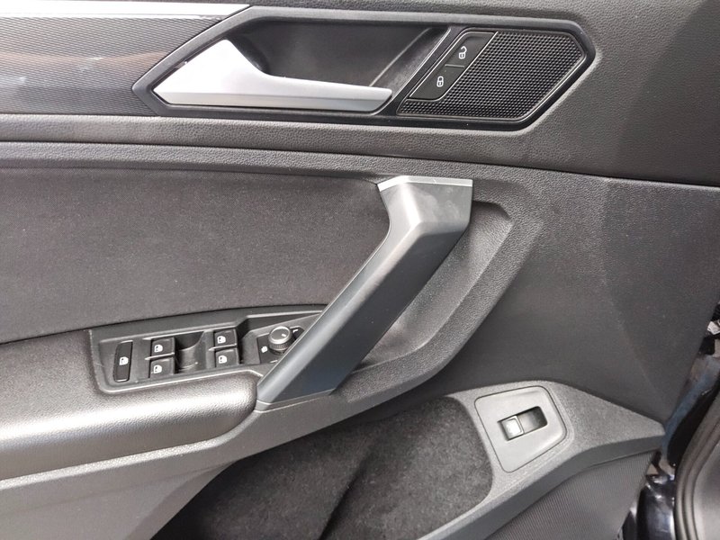 Volkswagen Tiguan 2.0 TDI automatik Highline • ACC • AHK — 10