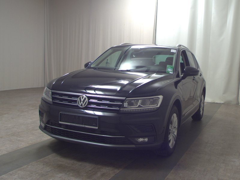Volkswagen Tiguan 2.0 TDI automatik Highline • ACC • AHK — 2