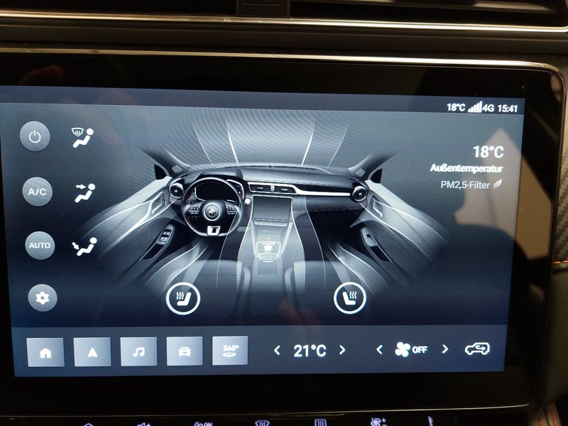MG ZS Luxury • panorama • ACC — 16
