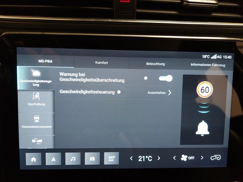 MG ZS Luxury • panorama • ACC — 21