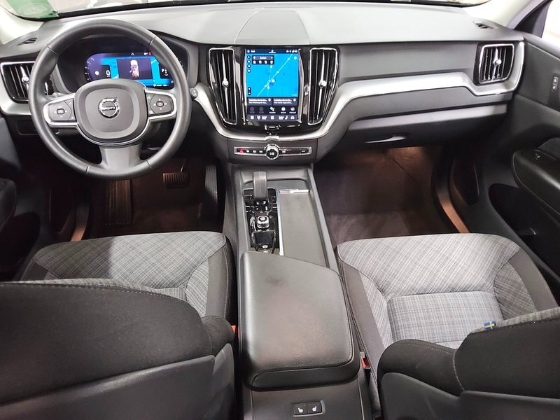 Volvo XC60 B4 Core automatik • ACC • LED — 5