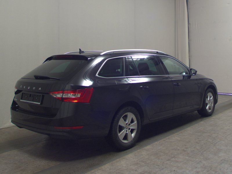 Škoda Superb Kombi 1.5 TSI automatik Ambition • Full LED • digitalni instrumenti — 4