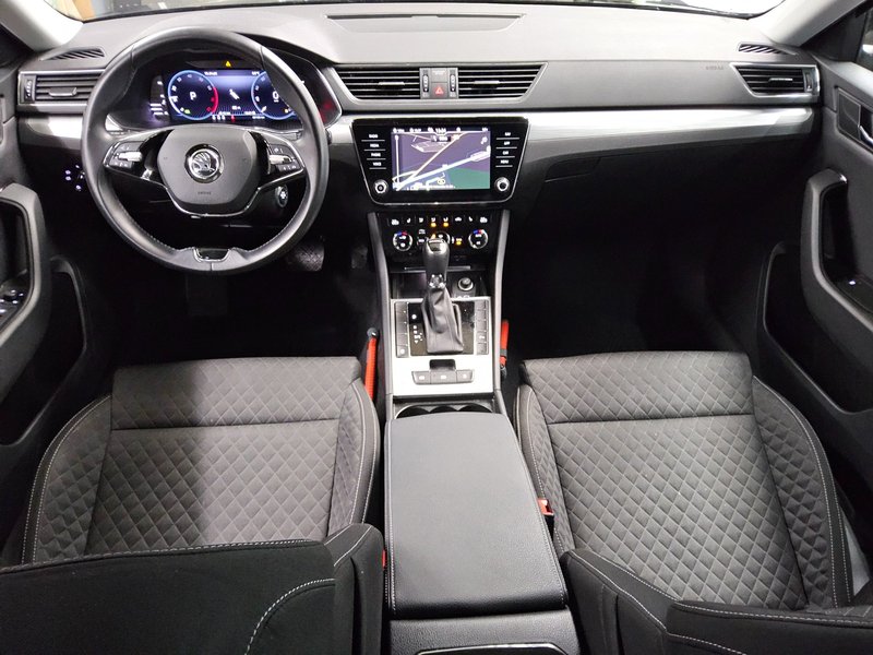 Škoda Superb Kombi 1.5 TSI automatik Ambition • Full LED • digitalni instrumenti — 5