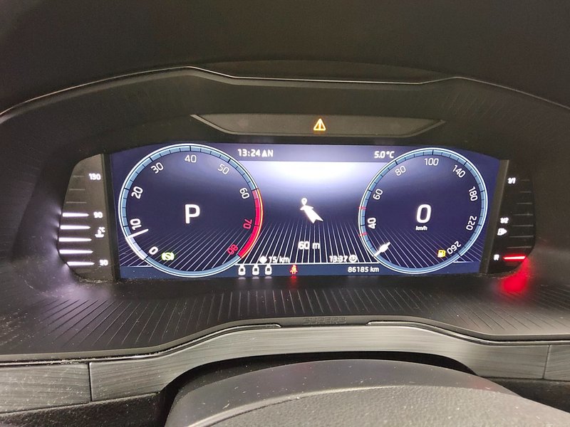 Škoda Superb Kombi 1.5 TSI automatik Ambition • Full LED • digitalni instrumenti — 8