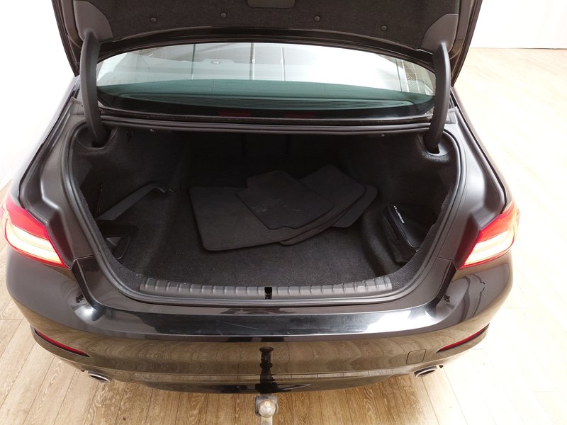 BMW 520d automatik • AHK • električno prilagodljiva sjedala — 18