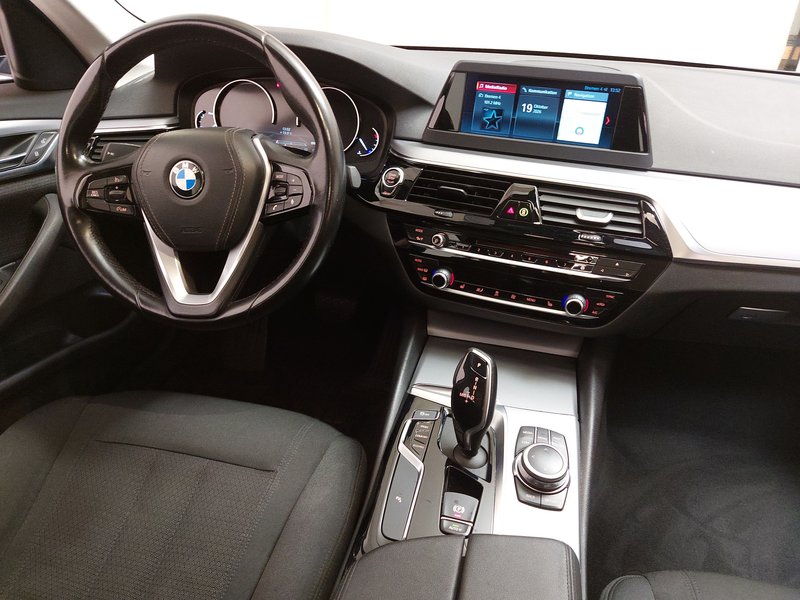 BMW 520d automatik • AHK • električno prilagodljiva sjedala — 19