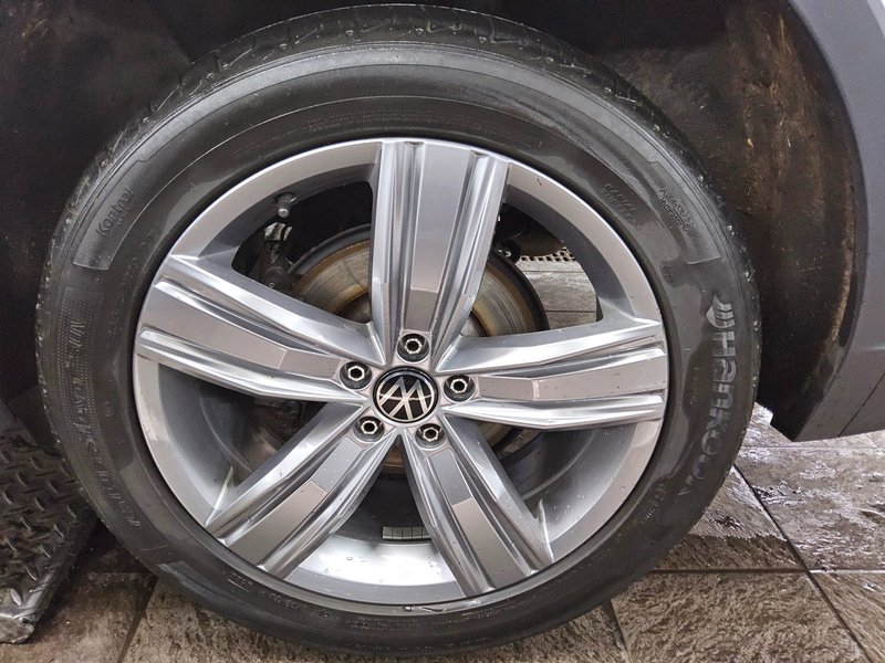 Volkswagen Tiguan Allspace 2.0 TDI 4MOTION automatik • AHK • ACC — 11