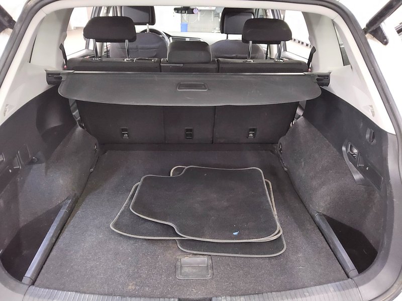 Volkswagen Tiguan Allspace 2.0 TDI 4MOTION automatik • AHK • ACC — 12