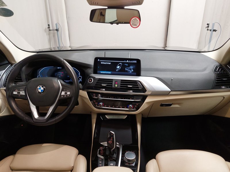 BMW X3 xDrive30e Advantage automatik • panorama • LED — 17