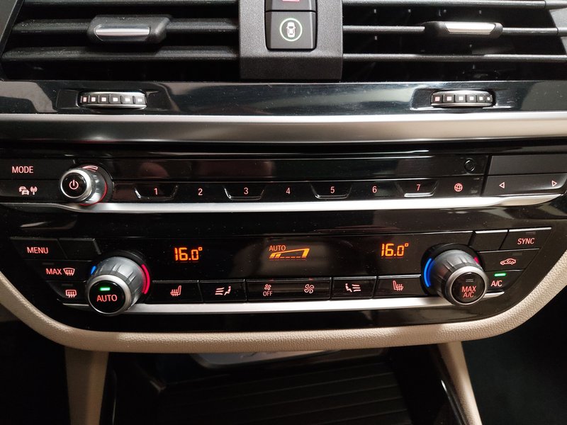 BMW X3 xDrive30e Advantage automatik • panorama • LED — 20