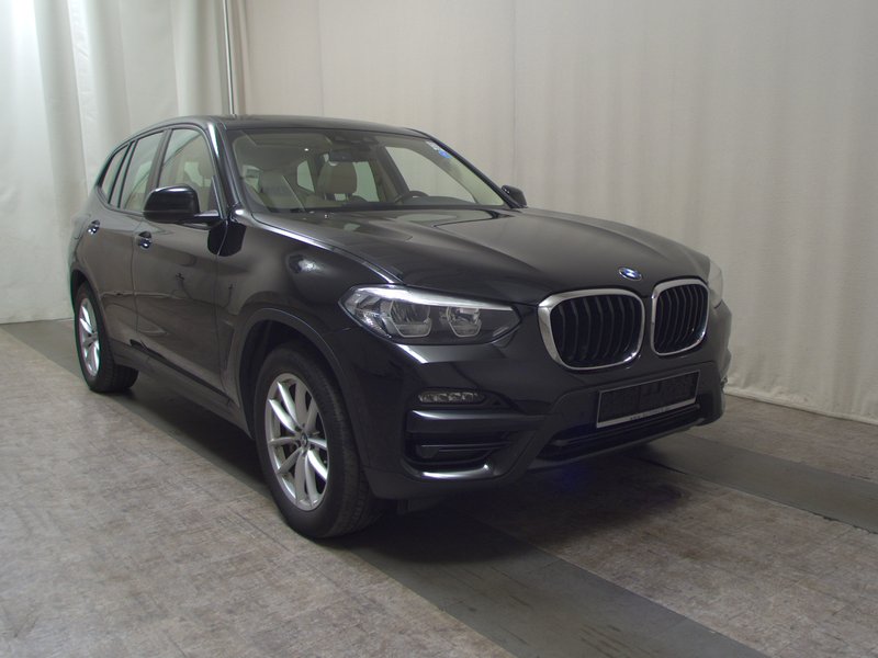 BMW X3 xDrive30e Advantage automatik • panorama • LED — 3
