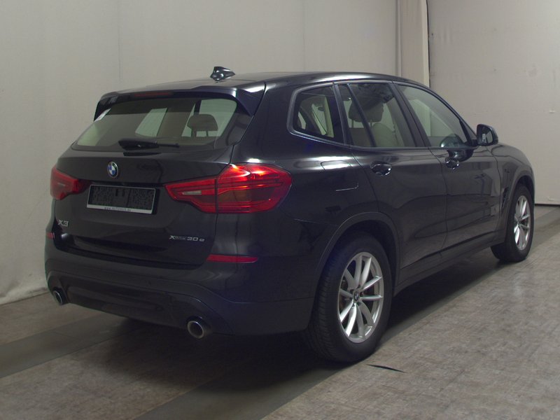 BMW X3 xDrive30e Advantage automatik • panorama • LED — 4