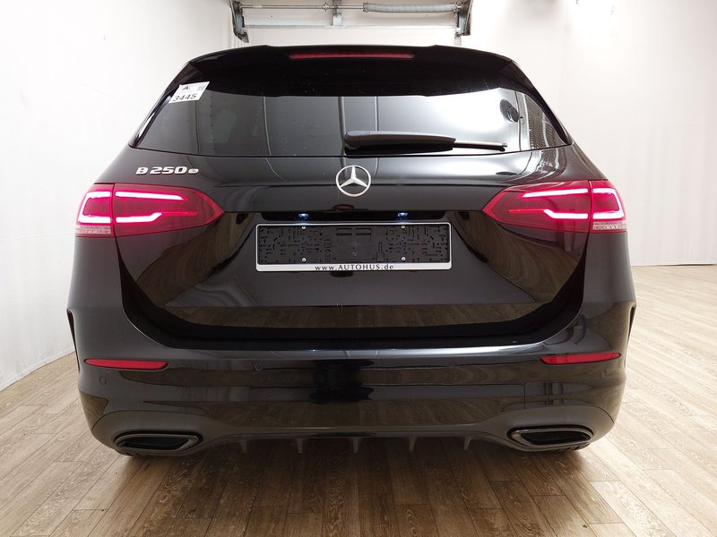 Mercedes-Benz B 250 e automatik AMG Line • LED • digitalni instrumenti — 14