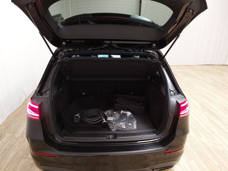 Mercedes-Benz B 250 e automatik AMG Line • LED • digitalni instrumenti — 17