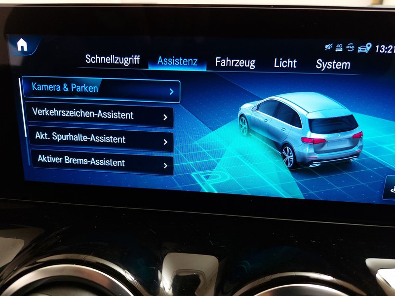 Mercedes-Benz B 250 e automatik AMG Line • LED • digitalni instrumenti — 21