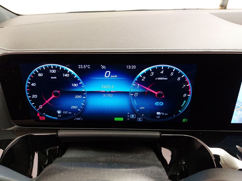 Mercedes-Benz B 250 e automatik AMG Line • LED • digitalni instrumenti — 22