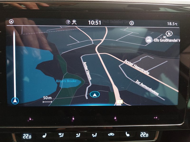 Volkswagen Passat 2.0 TDI Business automatik • ACC • AHK — 23
