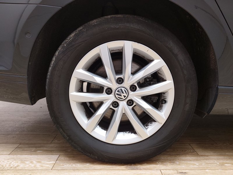 Volkswagen Passat 2.0 TDI Business automatik • ACC • AHK — 8