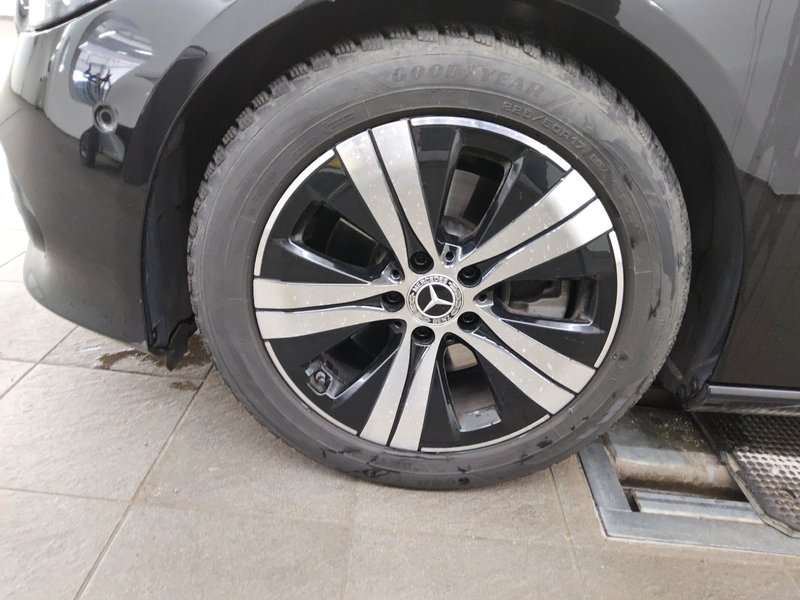 Mercedes-Benz C 220 d karavan automatik Avantgarde • LED • digitalni instrumenti — 11