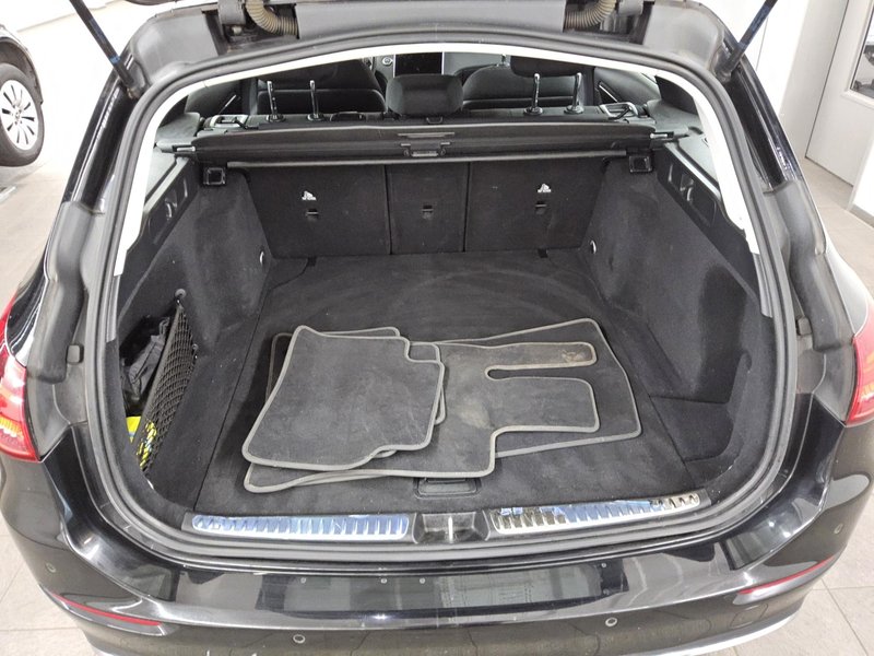 Mercedes-Benz C 220 d karavan automatik Avantgarde • LED • digitalni instrumenti — 12