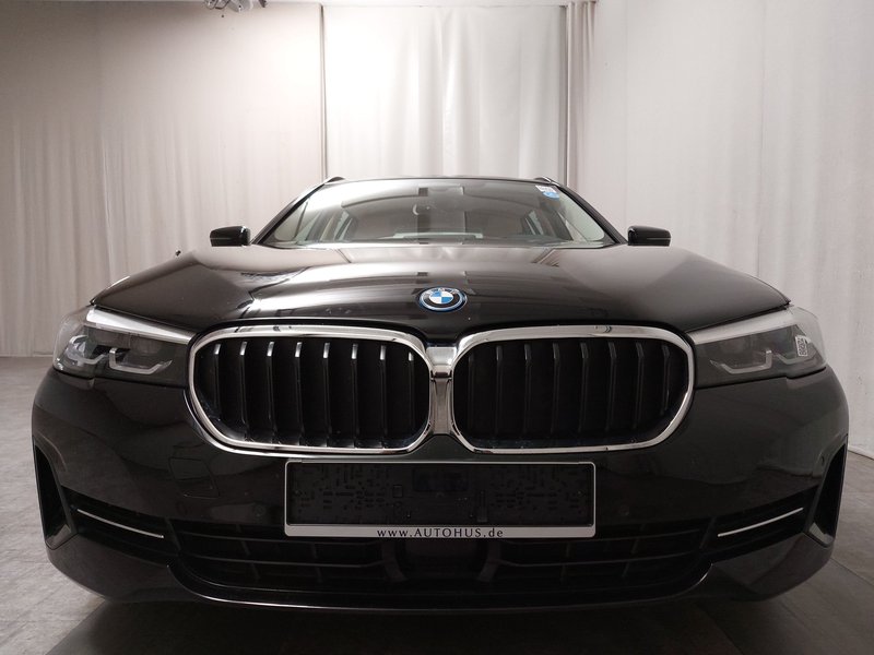 BMW 530e Touring automatik • ACC • LED — 10