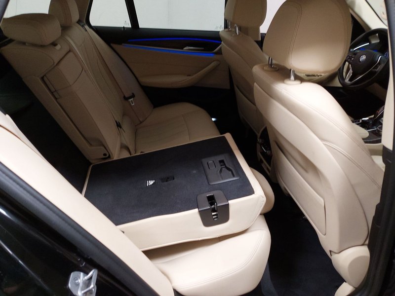 BMW 530e Touring automatik • ACC • LED — 18