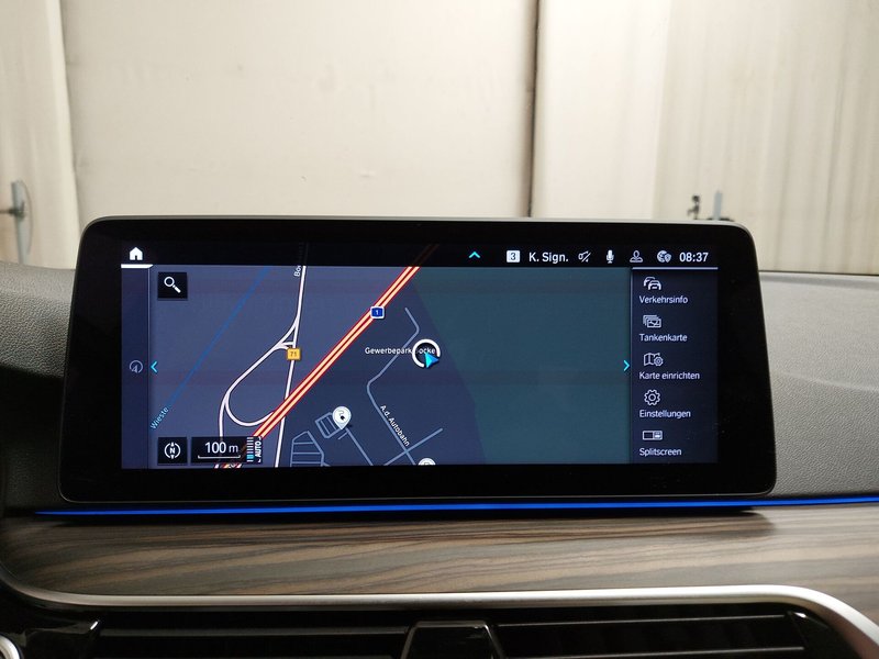 BMW 530e Touring automatik • ACC • LED — 21