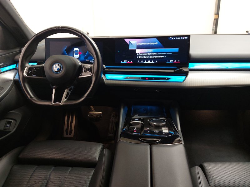 BMW i5 eDrive40 M Sport • ACC • Full LED — 18
