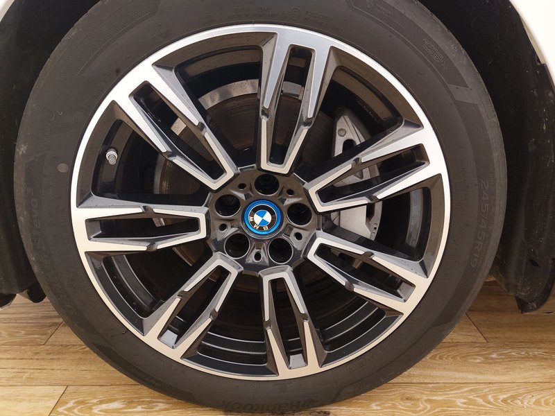 BMW i5 eDrive40 M Sport • ACC • Full LED — 8
