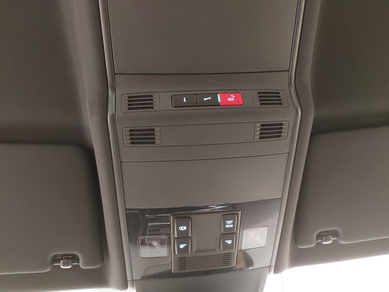 Volkswagen Tiguan 2.0 TDI 4M automatik R-Line • ACC • kuka za vuču — 14