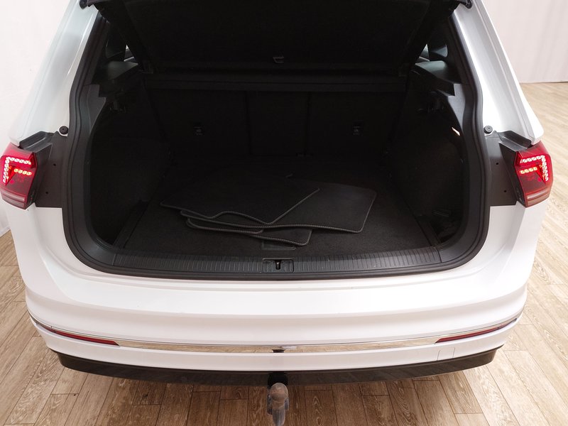 Volkswagen Tiguan 2.0 TDI 4M automatik R-Line • ACC • kuka za vuču — 18