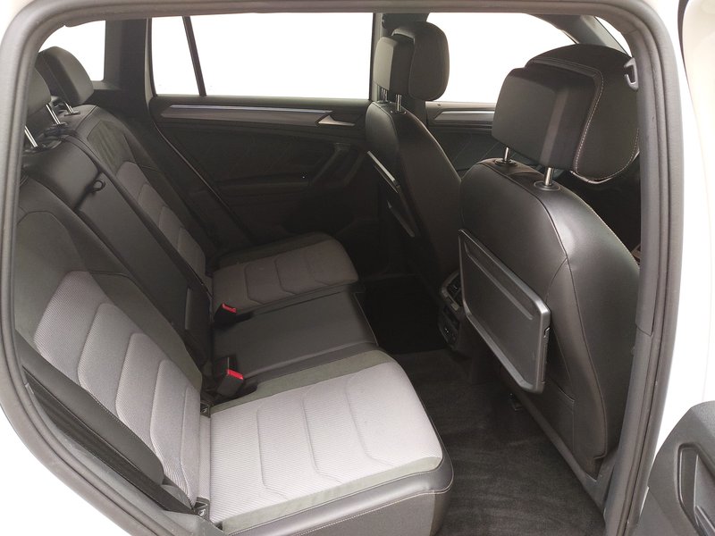 Volkswagen Tiguan 2.0 TDI 4M automatik R-Line • ACC • kuka za vuču — 20